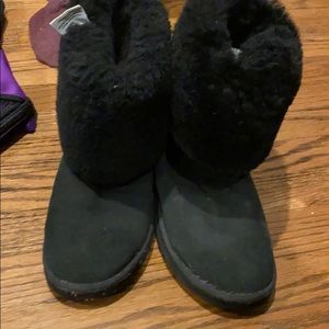 Barely worn Black classic tall Ugg boots size 6